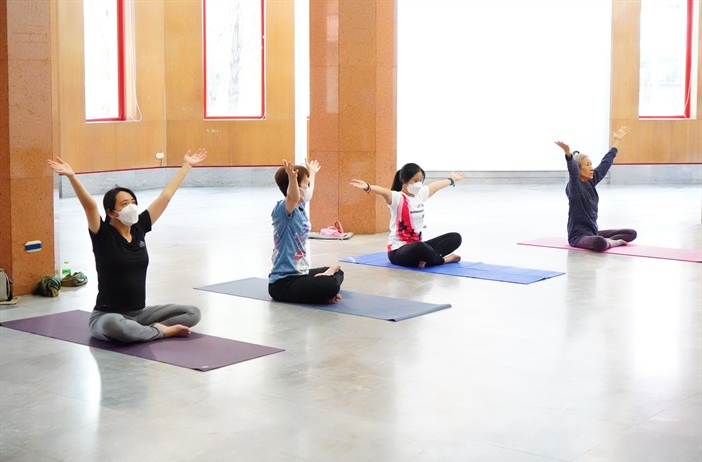 กิจกรรมโยคะเพื่อสุขภาพ (อโศกโมเดล)